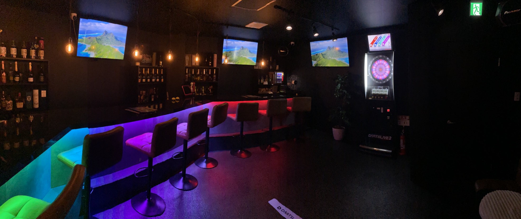 平井のガールズバー Bar Cheers 店内の様子1